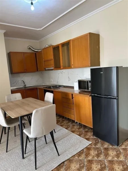 Tirane, jepet me qera apartament 2+1+Ballkon Kati 7, 120 m² 450 € (Astir)