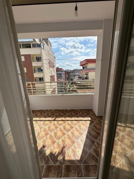 Tirane, jepet me qera apartament 2+1+Ballkon Kati 7, 120 m² 450 € (Astir)