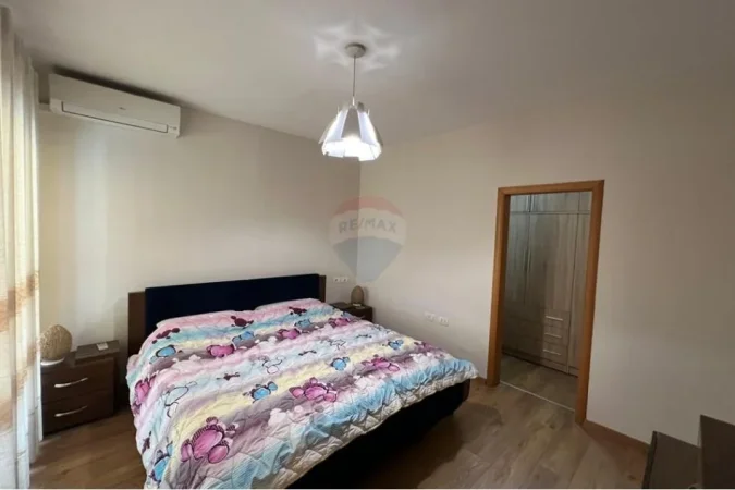 Tirane, jepet me qera apartament 2+1 Kati 7, 100 m² 600 € (Pallati me Shigjeta)