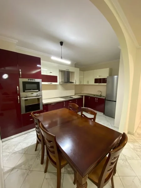 Tirane, jepet me qera apartament 2+1+Aneks+Ballkon Kati 3, 125 m² 750 € (liqeni i thate)