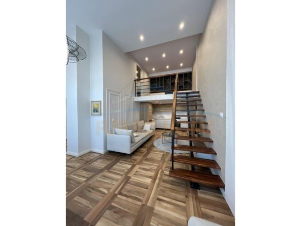 Tirane, jap me qera apartament duplex 2+1+Ballkon Kati 1, 80 m² 750 € (Liqeni i Thate)