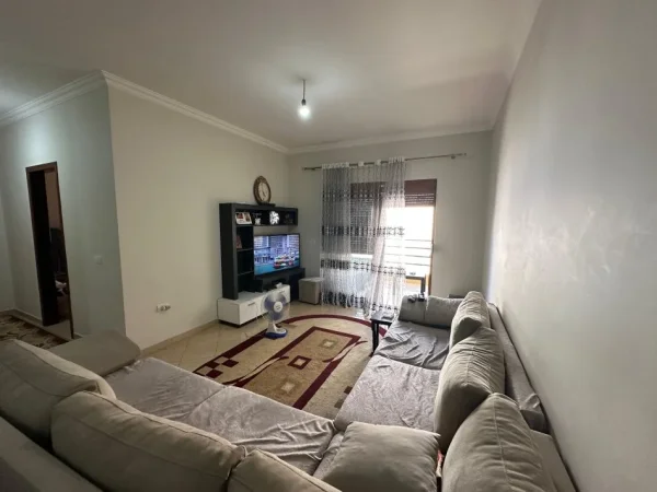 Tirane, jepet me qera apartament 2+1+Aneks+Ballkon Kati 5, 92 m² 123.600 € (yzberisht)