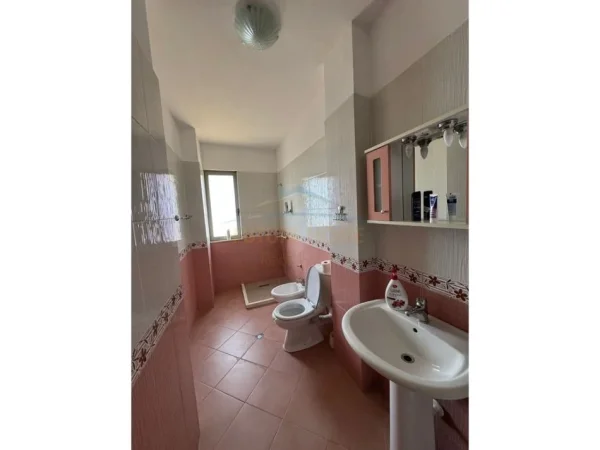Tirane, jepet me qera apartament 2+1 Kati 5, 103 m² 500 € (Teodor keko)