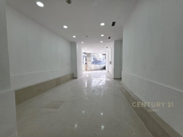 Tirane, jepet me qera ambjent biznesi Kati 0, 105 m² 800 € (Rruga e Elbasanit)