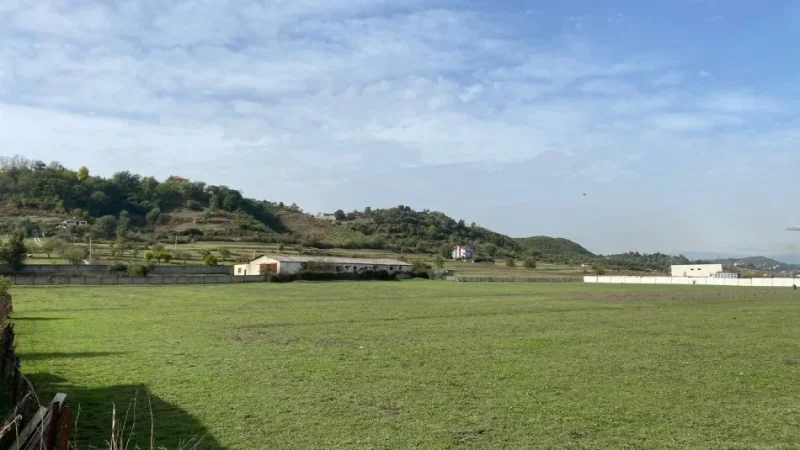 Tirane, shitet truall , 10.700 m² 642.000 € 