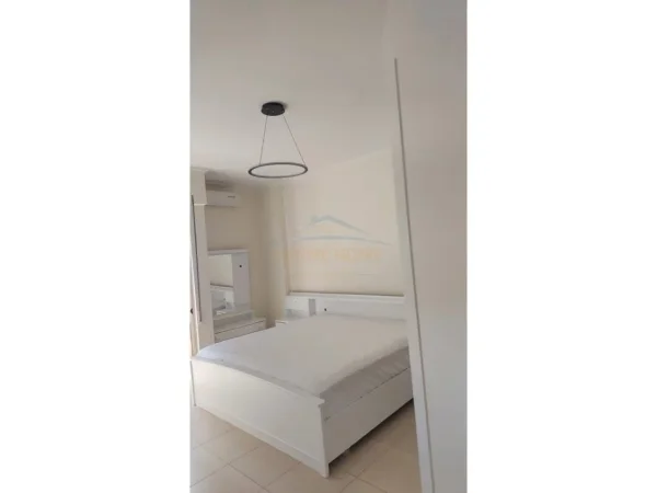 Tirane, jepet me qera apartament 2+1 Kati 5, 88 m² 750 € (Rruga Hoxha Tahsim)