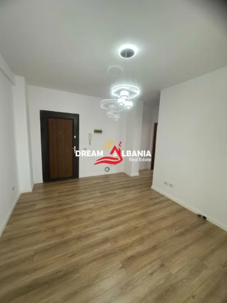 Tirane, shitet apartament 1+1+Ballkon Kati 4, 64 m² 105.000 € (Ne Yzberisht )