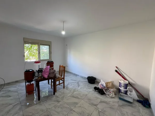 Tirane, jepet me qera 2+1+Aneks+Ballkon Kati 3, 75 m² 350 € (Prane Shkolles Bajram Curri, Allias)