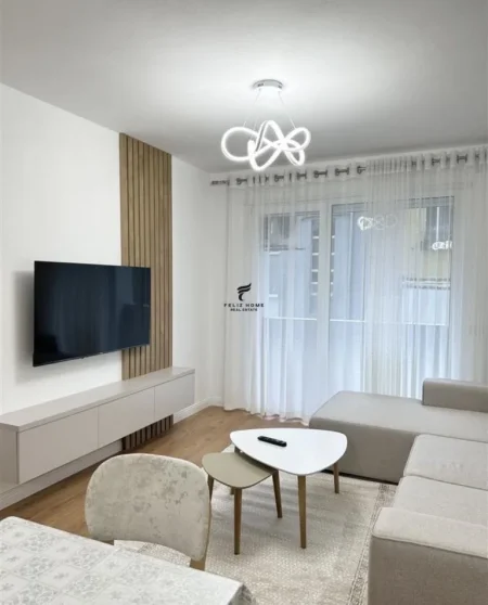 Tirane, jepet me qera apartament 2+1+Ballkon Kati 3, 98 m² 650 € (RRUGA E DIBRES)