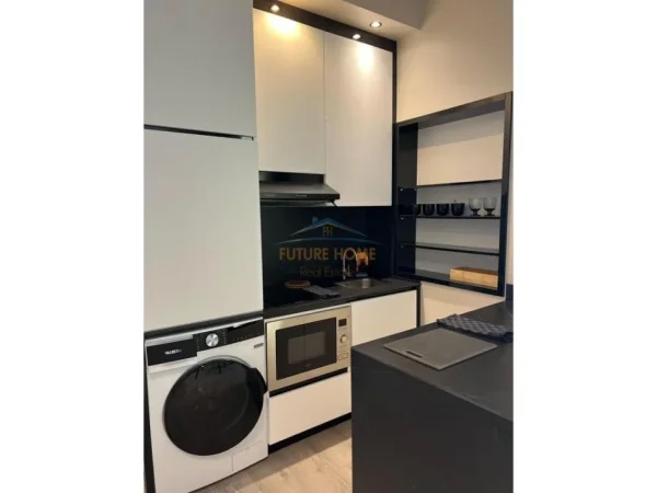 Tirane, jepet me qera apartament 1+1 Kati 2, 65 m² 650 € (Liqeni i Thate)