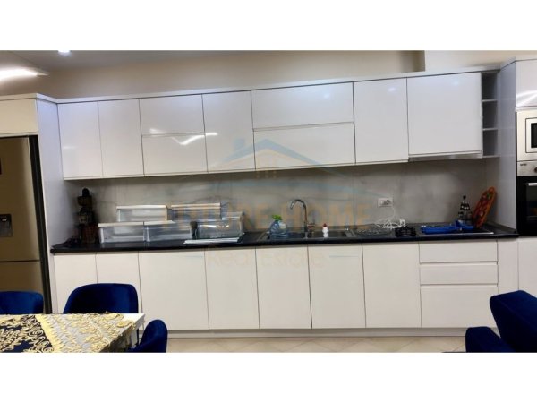 Tirane, shitet apartament 4+1 Kati 6, 117 m² 203.000 € (2 Palmat Astir, Tirane)
