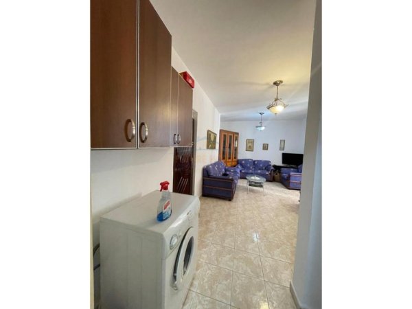 Tirane, jepet me qera apartament 1+1 Kati 6, 58 m² 500 € (ZOGU I ZI)
