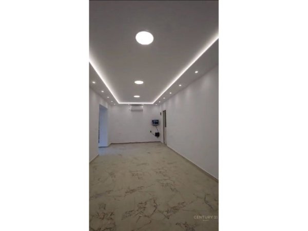 Tirane, jepet me qera ambjent biznesi Kati 0, 27 m² 600 € 