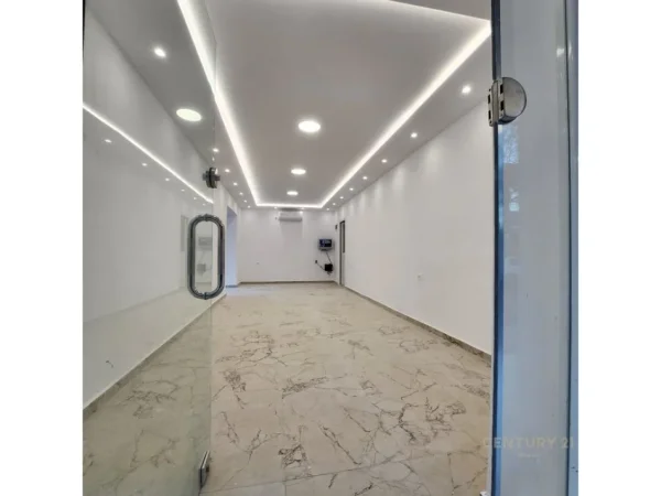 Tirane, jepet me qera ambjent biznesi Kati 0, 40 m² 1.200 € 