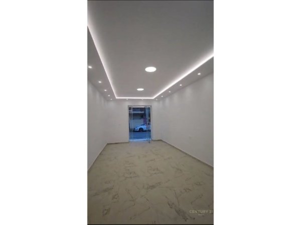 Tirane, jepet me qera ambjent biznesi Kati 0, 40 m² 1.200 € 