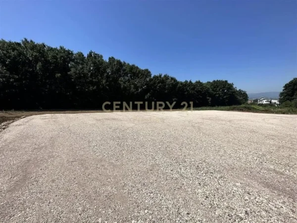 Durres, jepet me qera toke , 10.300 m² (Rinas)