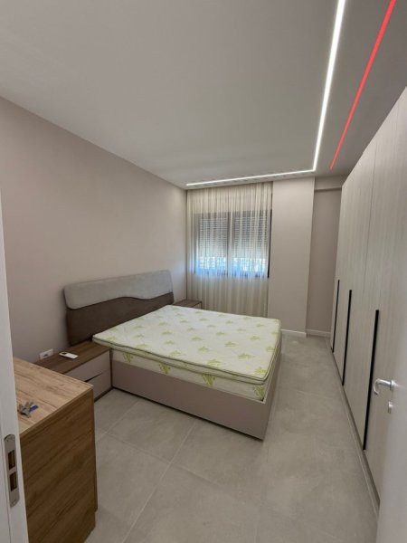 Tirane, jepet me qera apartament 1+1+Ballkon Kati 5, 70 m² 500 € (Oasis Residence)