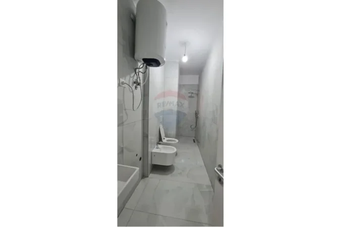Tirane, jepet me qera apartament 1+1 Kati 2, 55 m² 400 € (dalip topi)