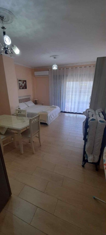 Pogradec, jepet me qera apartament 1+1+Ballkon Kati 3, 48 m² 30 € (RR. 10DESHMORET E POJSKES PALLATI MISTA CICI)