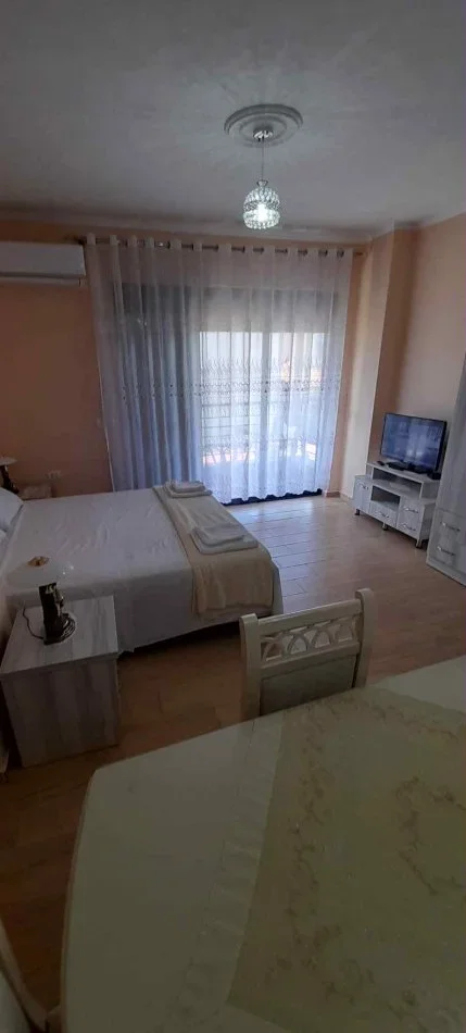 Pogradec, jepet me qera apartament 1+1+Ballkon Kati 3, 48 m² 30 € (RR. 10DESHMORET E POJSKES PALLATI MISTA CICI)