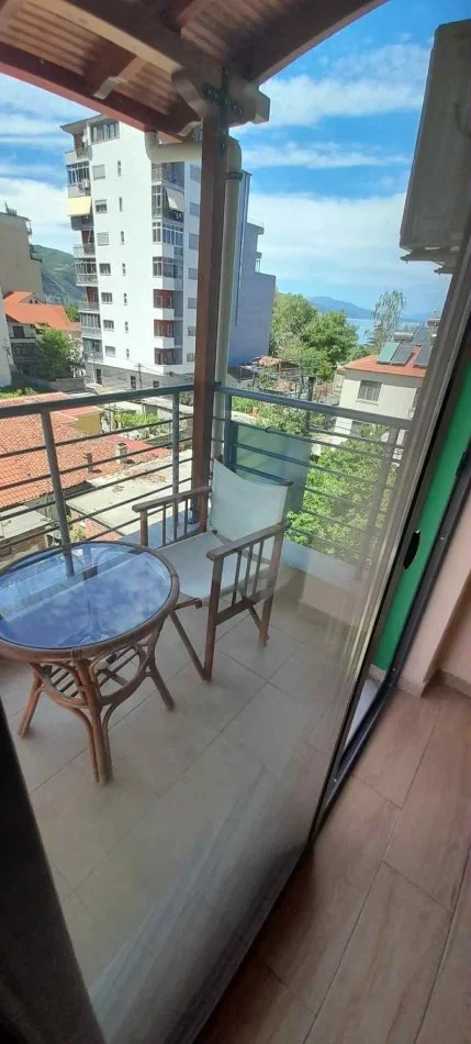Pogradec, jepet me qera apartament 1+1+Ballkon Kati 3, 48 m² 30 € (RR. 10DESHMORET E POJSKES PALLATI MISTA CICI)