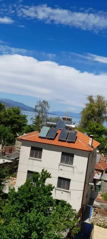 Pogradec, jepet me qera apartament 1+1+Ballkon Kati 3, 48 m² 30 € (RR. 10DESHMORET E POJSKES PALLATI MISTA CICI)