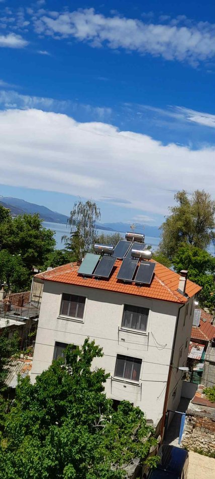 Pogradec, jepet me qera apartament 1+1+Ballkon Kati 3, 48 m² 30 € (RR. 10DESHMORET E POJSKES PALLATI MISTA CICI)