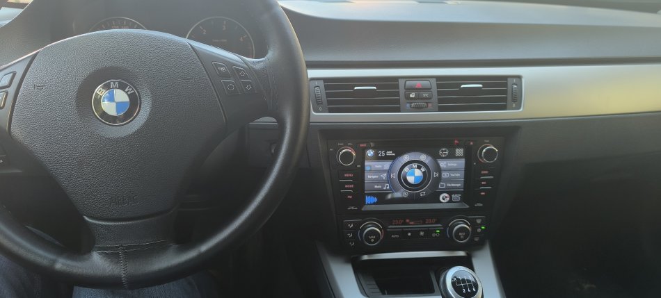 Tirane, shitet makine Bmw 318D Nafte, gri e erret manuale Klima 249.000 km 3.000 €