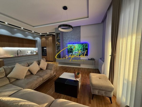 Tirane, shitet apartament 2+1 Kati 5, 170 m² 300.000 € (FRESKU)