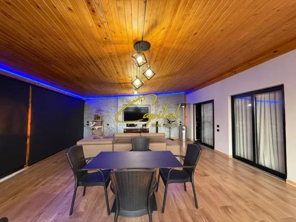 Tirane, shitet apartament 2+1 Kati 5, 170 m² 300.000 € (FRESKU)