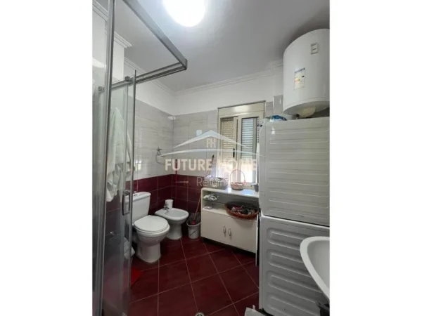 Tirane, shitet apartament 1+1+Ballkon Kati 2, 73 m² 105.000 € 