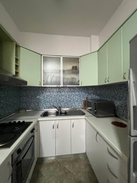 JEPET ME QIRA Apartament 2+1 (i konvertuar ne 3+1) 📍Kristal Center, Mbikalimi i Komunes 650€  i diskutueshem
