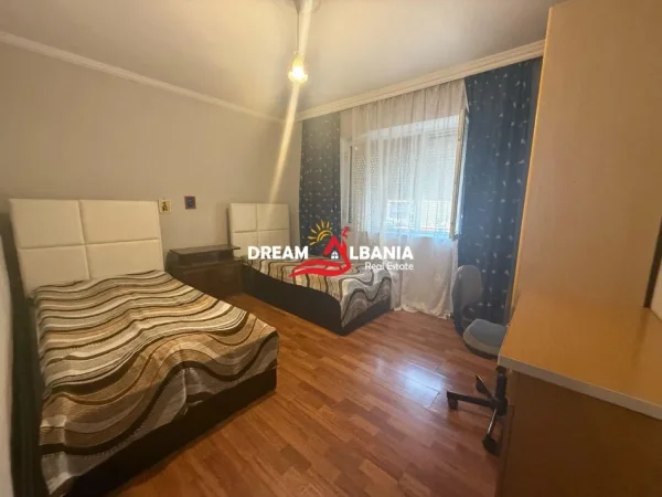 Tirane, jepet me qera apartament 2+1 Kati 1, 74 m² 500 € (Tek Pazari i Ri, Rruga Tefta Tashko Koco)