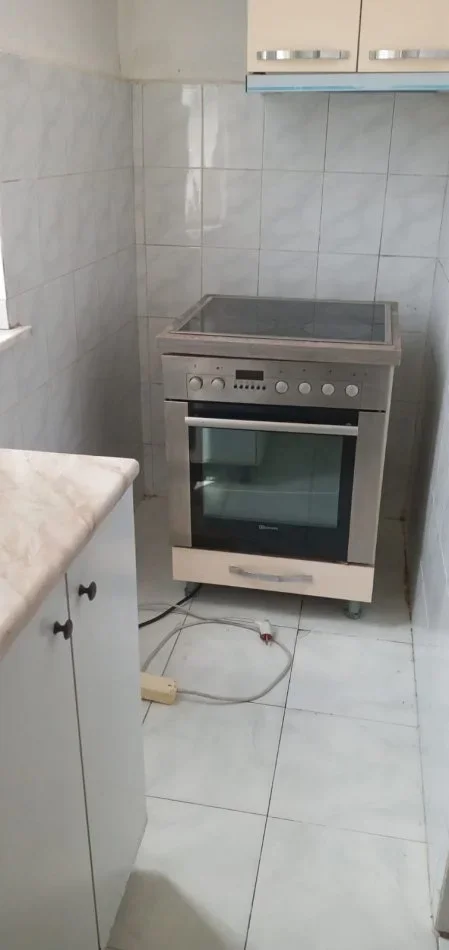 Tirane, jepet me qera apartament 3+1 Kati 5, 90 m² 450 € (Rruga Siri Kodra)