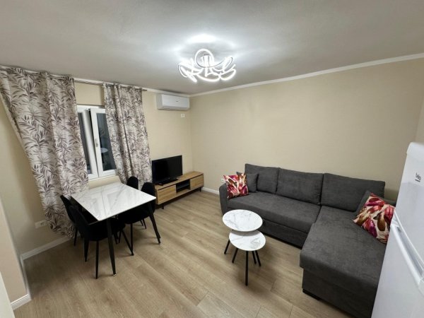Tirane, jepet me qera apartament 2+1 Kati 5, 70 m² 60.000 lekë (Rruga e Elbasanit)