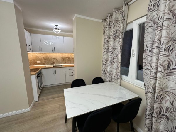 Tirane, jepet me qera apartament 2+1 Kati 5, 70 m² 60.000 lekë (Rruga e Elbasanit)