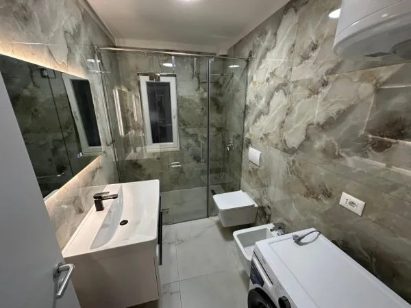 Tirane, jepet me qera apartament 2+1 Kati 5, 70 m² 60.000 lekë (Rruga e Elbasanit)