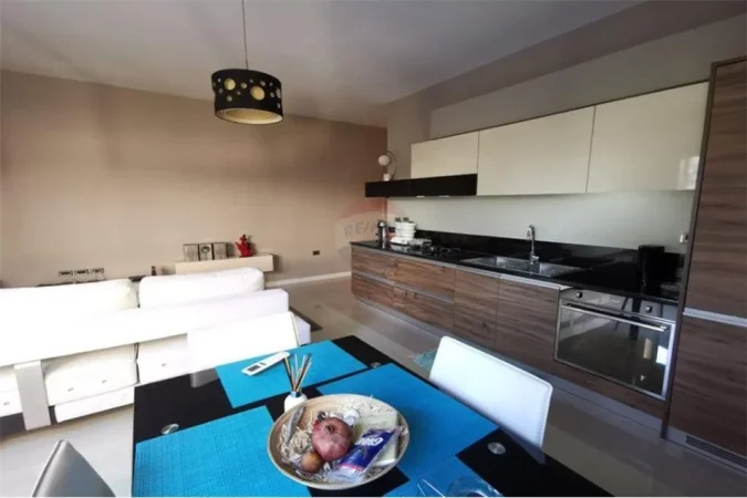 Tirane, shitet apartament 2+1+Ballkon Kati 2, 103 m² 185.000 € (Kopshti Botanik)