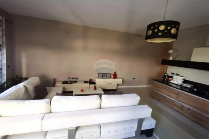 Tirane, shitet apartament 2+1+Ballkon Kati 2, 103 m² 185.000 € (Kopshti Botanik)