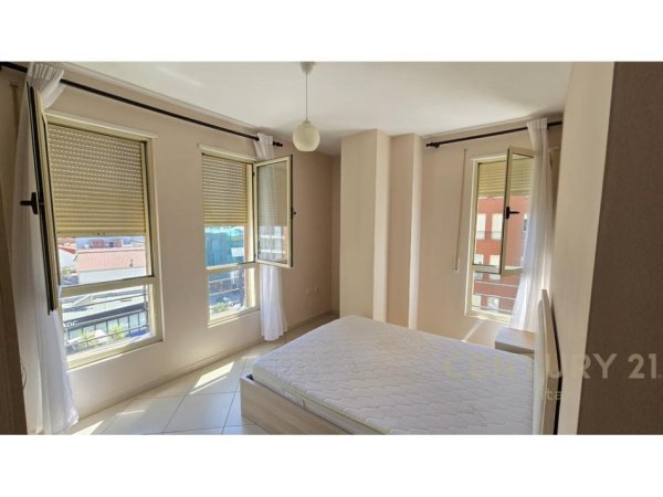 Tirane, jepet me qera apartament 2+1 Kati 4, 90 m² 600 € (Don Bosko)