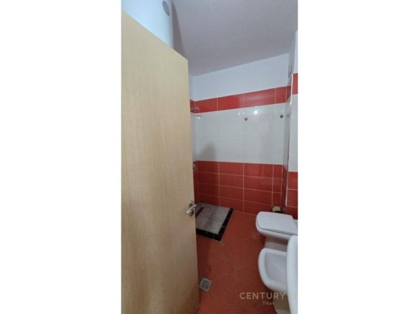 Tirane, jepet me qera apartament 2+1 Kati 4, 90 m² 600 € (Don Bosko)