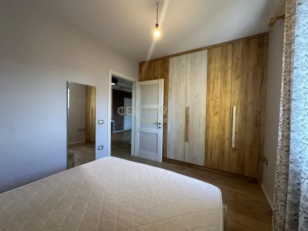 Tirane, jepet me qera apartament 2+1 Kati 7, 80 m² 600 € 