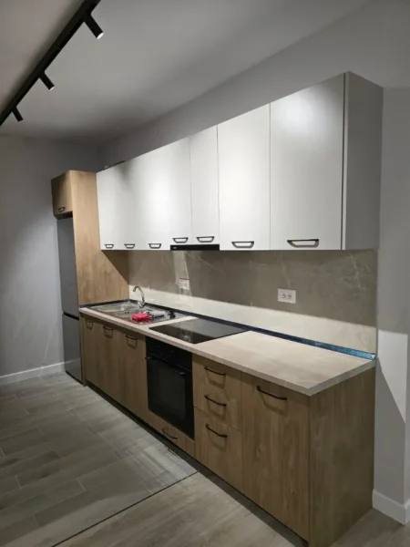 Tirane, jepet me qera apartament 2+1+Ballkon , 85 m² 500 € 