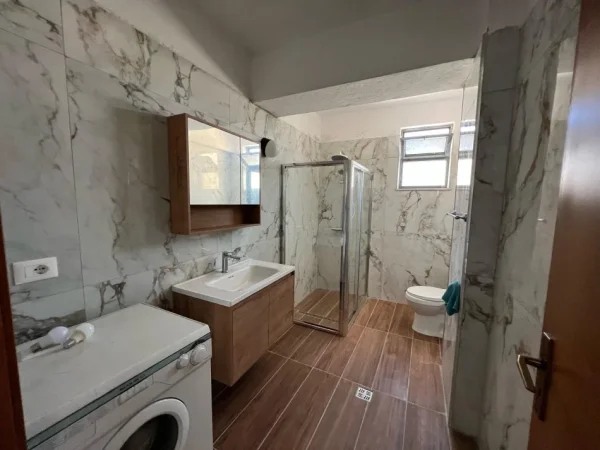 Tirane, jepet me qera apartament 2+1 Kati 6, 120 m² 950 € (Rruga Ibrahim rugova)