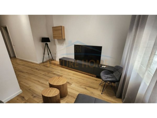 Tirane, shitet apartament 1+1 Kati 0, 150.000 € (Kompleksi Kontakt (Magnet) 21 Dhjetori)