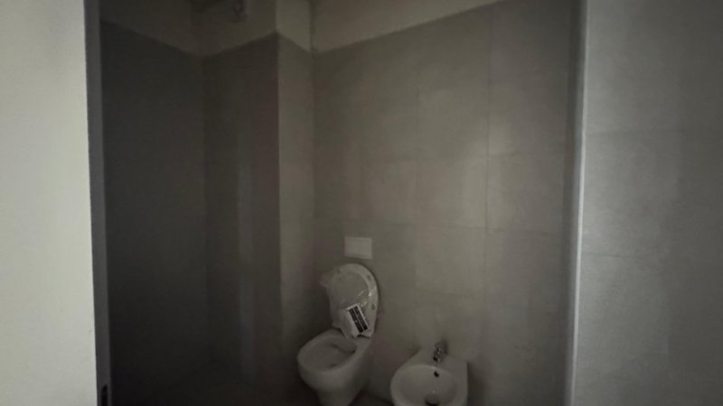 Tirane, shitet apartament 2+1+Ballkon Kati 2, 116 m² 230.000 € (liqeni)