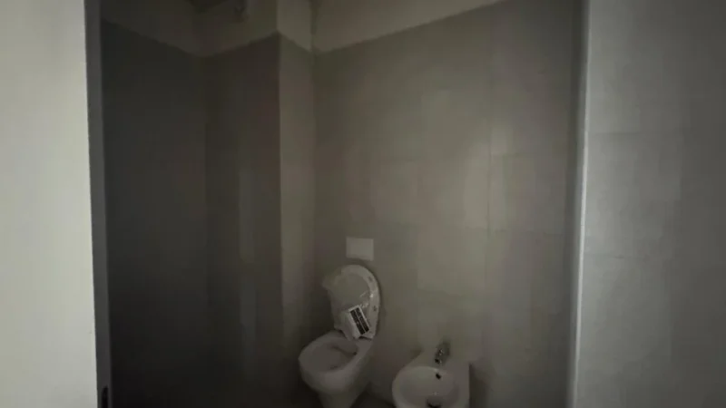 Tirane, shitet apartament 2+1+Ballkon Kati 2, 116 m² 230.000 € (liqeni)