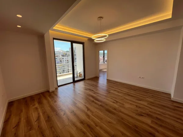 Tirane, shitet apartament 2+1 Kati 10, 100 m² 212.000 € (Rruga e kavajes)