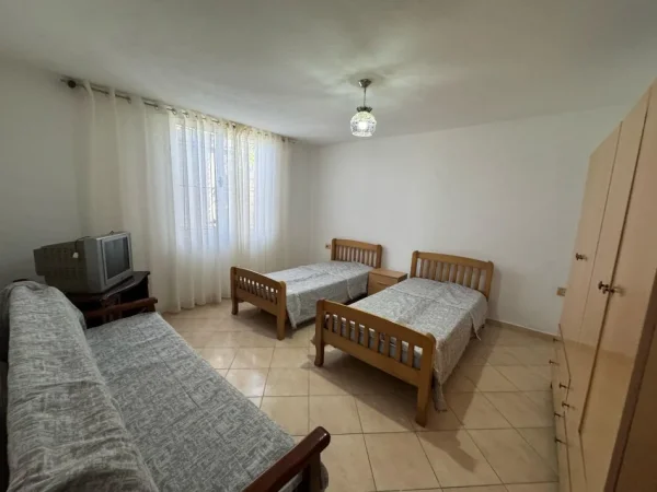 Tirane, jepet me qera apartament 1+1 Kati 1, 55 m² 350 € (Rruga frank bardhi)