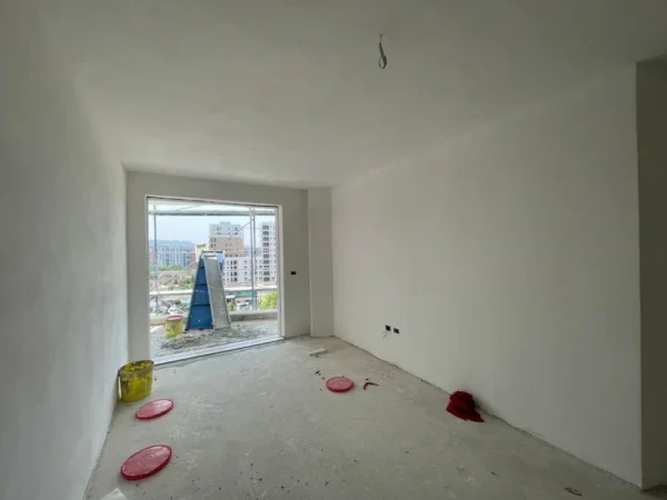 Tirane, shitet apartament 1+1+Ballkon Kati 6, 83 m² 132.000 € (Ish Fusha Aviacionit)